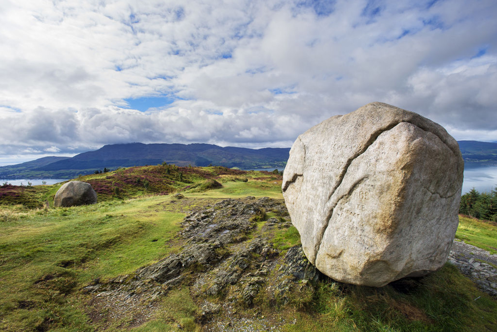 La "Gran Piedra Cloughmore" en Mourne Mountains.