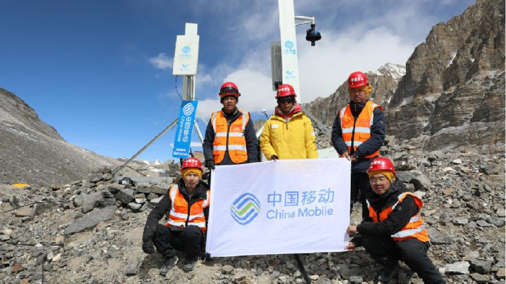 Los operadores móviles de China llevan el 5G a la cima del Everest