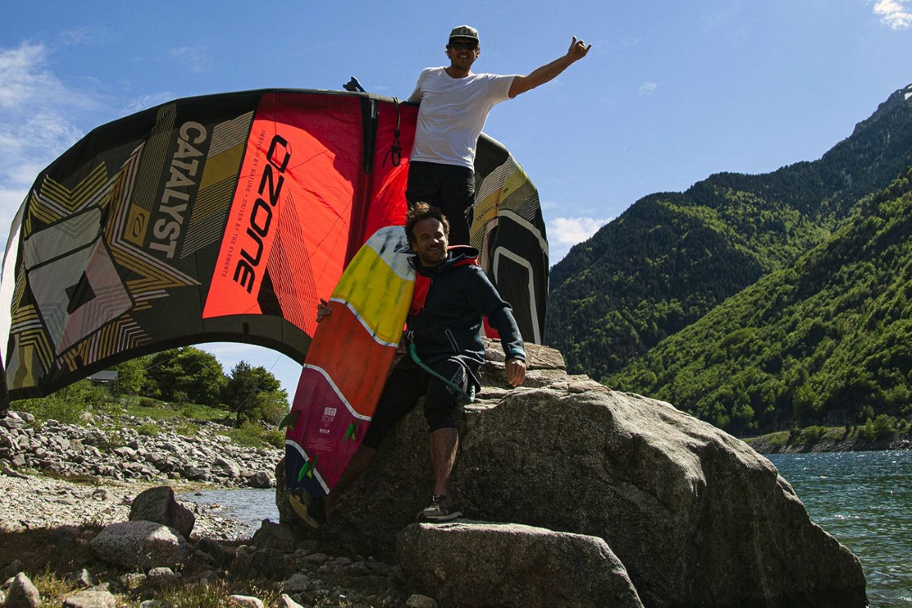 Insólito espectáculo de KiteSurf, entre montañas, junto a la Val d'Aran 