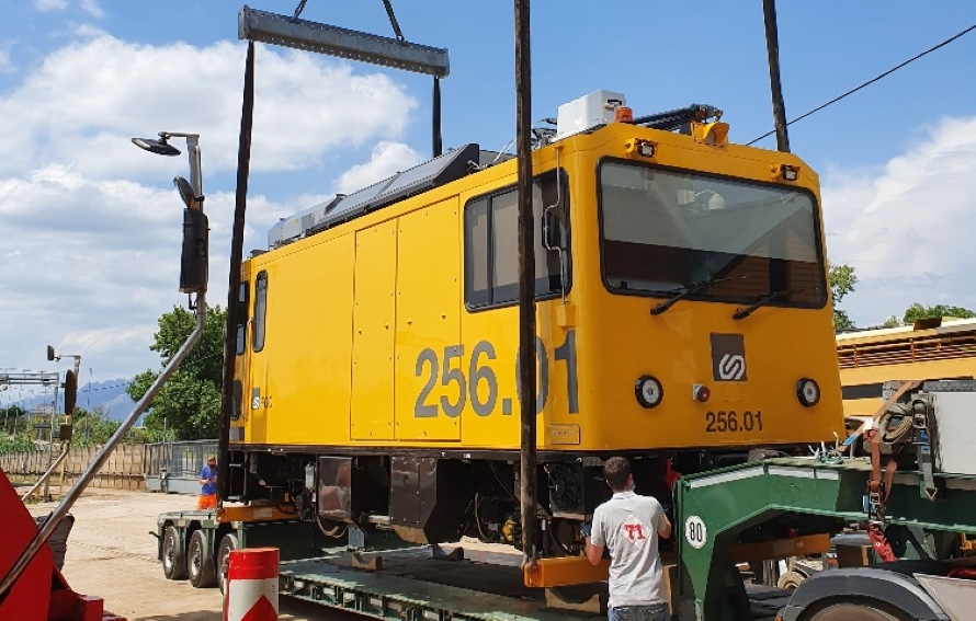 Ferrocarrils (FGC) incorpora una nueva locomotora dual para los trabajos de mantenimiento de vía que reduce la emisión de gases