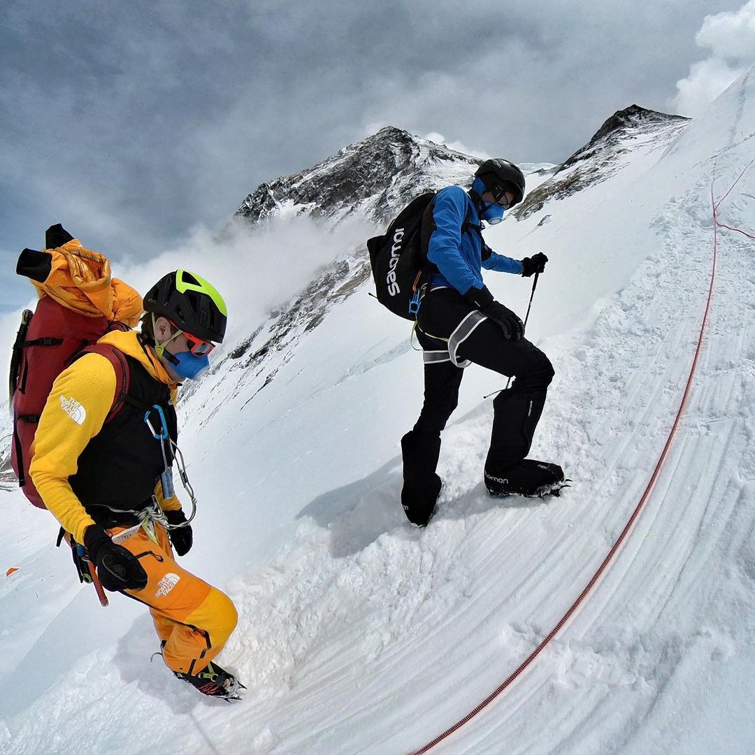 Espectaculares imágenes de Kilian Jornet a punto de “atacar” el Everest