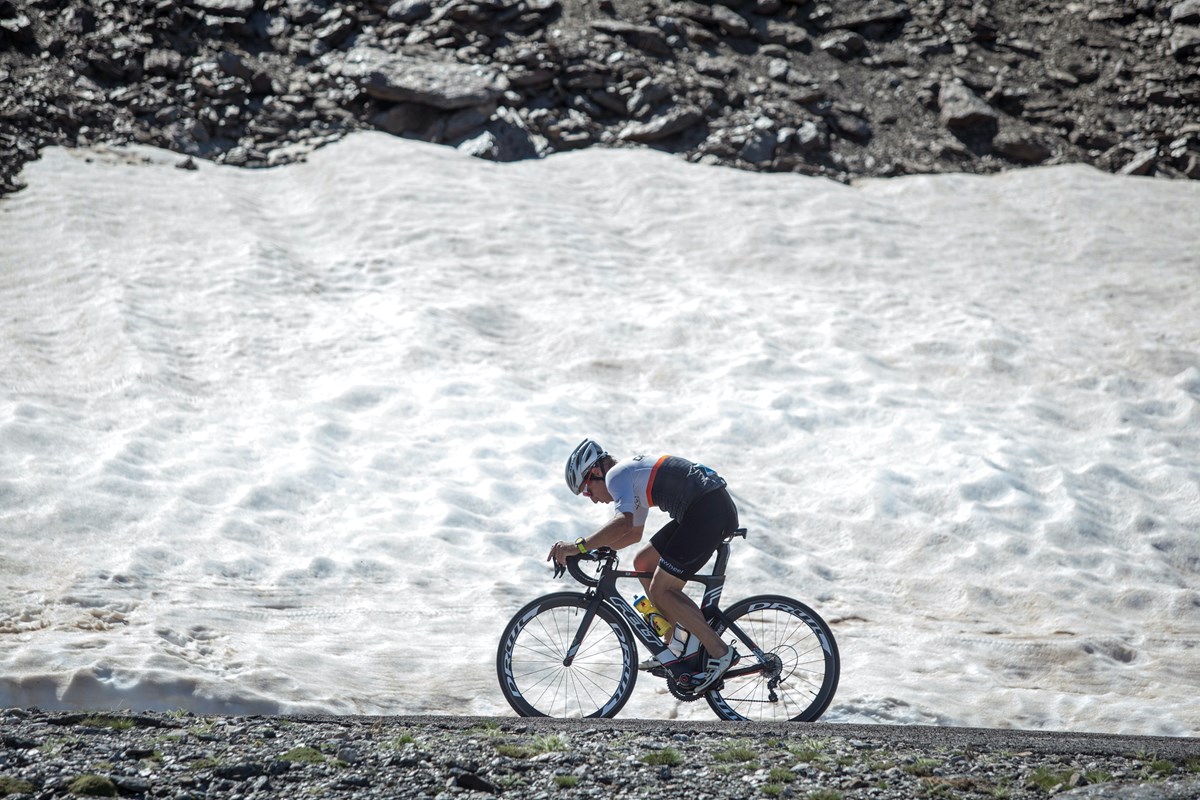 Se disputa la 27 edición de la subida Cicloturista al Veleta