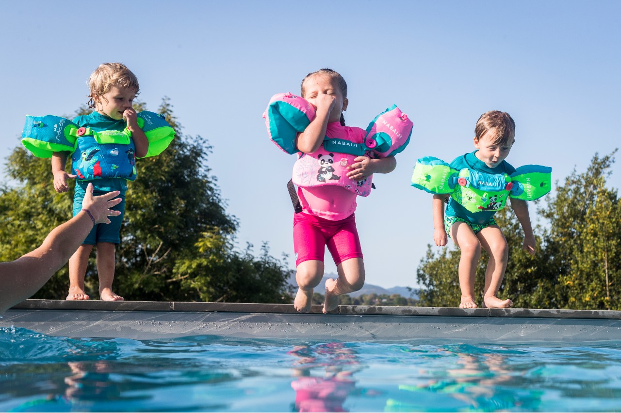 Descubre los tips de Decathlon para proteger a los “peques” del sol y el calor