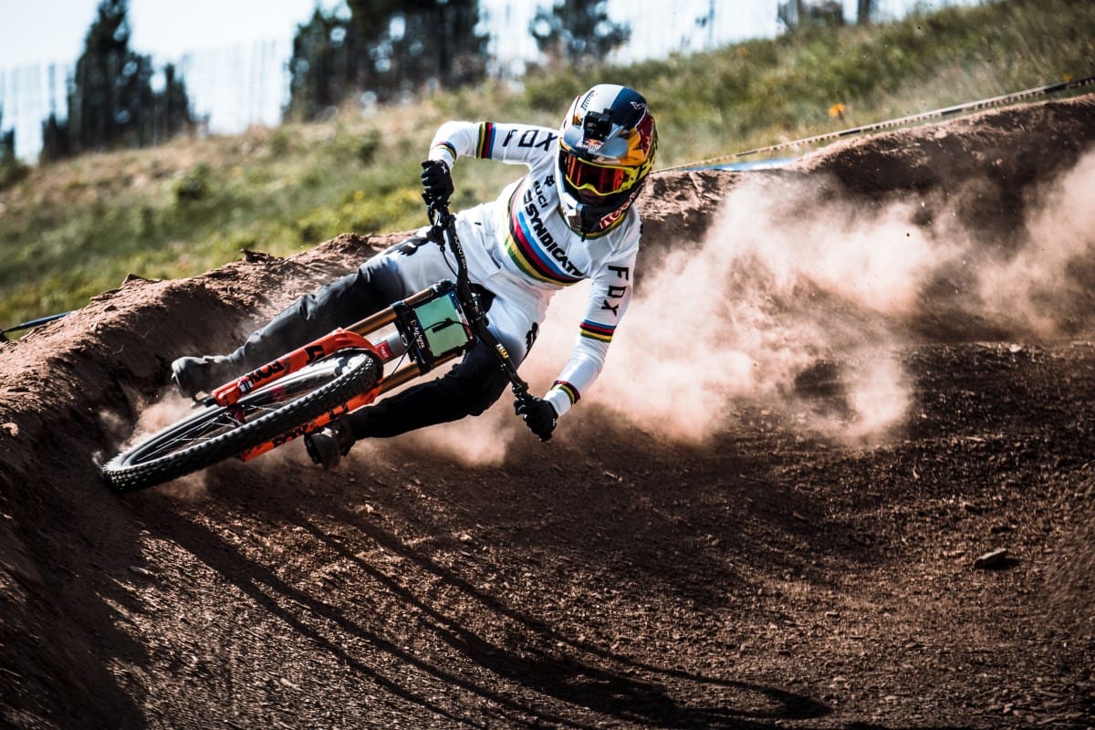 Valentina Höll y Loris Vergier se adjudican el Descenso de la Copa del Mundo de BTT en Vallnord - Pal Arinsal