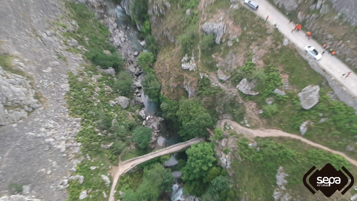 Fallece una mujer en la ruta del Cares de los Picos de Europa al precipitarse unos 20 metros