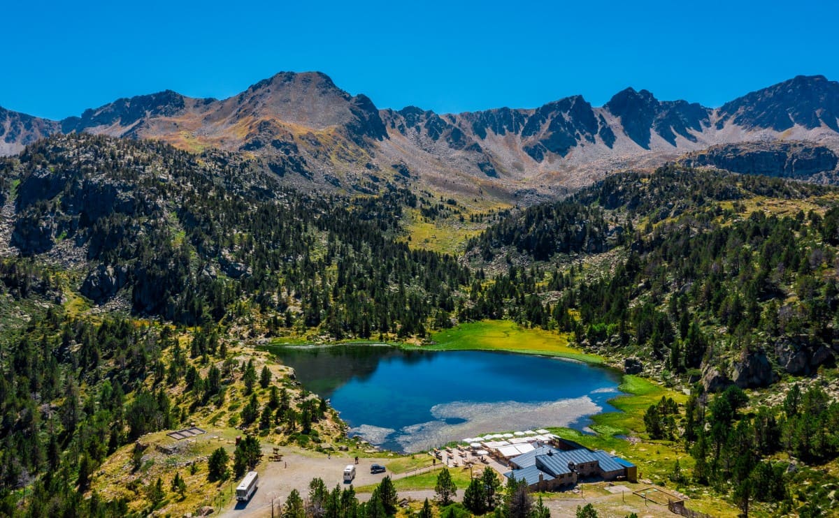 El restaurante LLac de Pessons en Grandvalira lleva 30 años siendo un referente gastronómico 