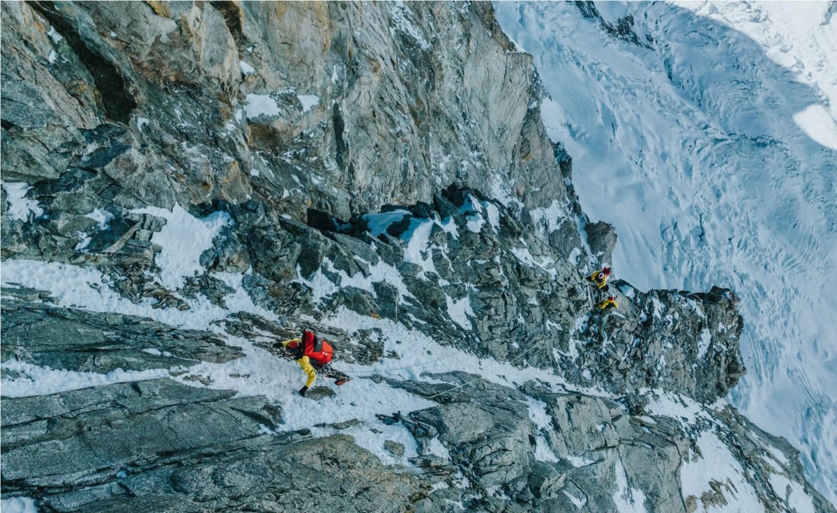 Realizan la primera ascensión invernal de la Directissime en la cara norte de las Grandes Jorasses