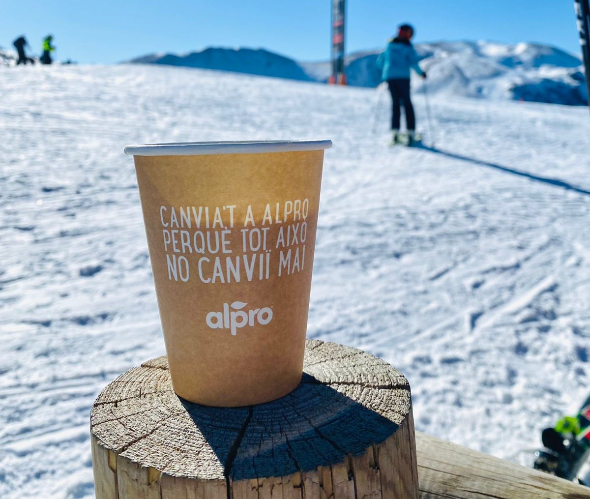 FGC-Turisme promueve la concienciación sobre la preservación y cuidado del planeta en La Molina junto a Alpro