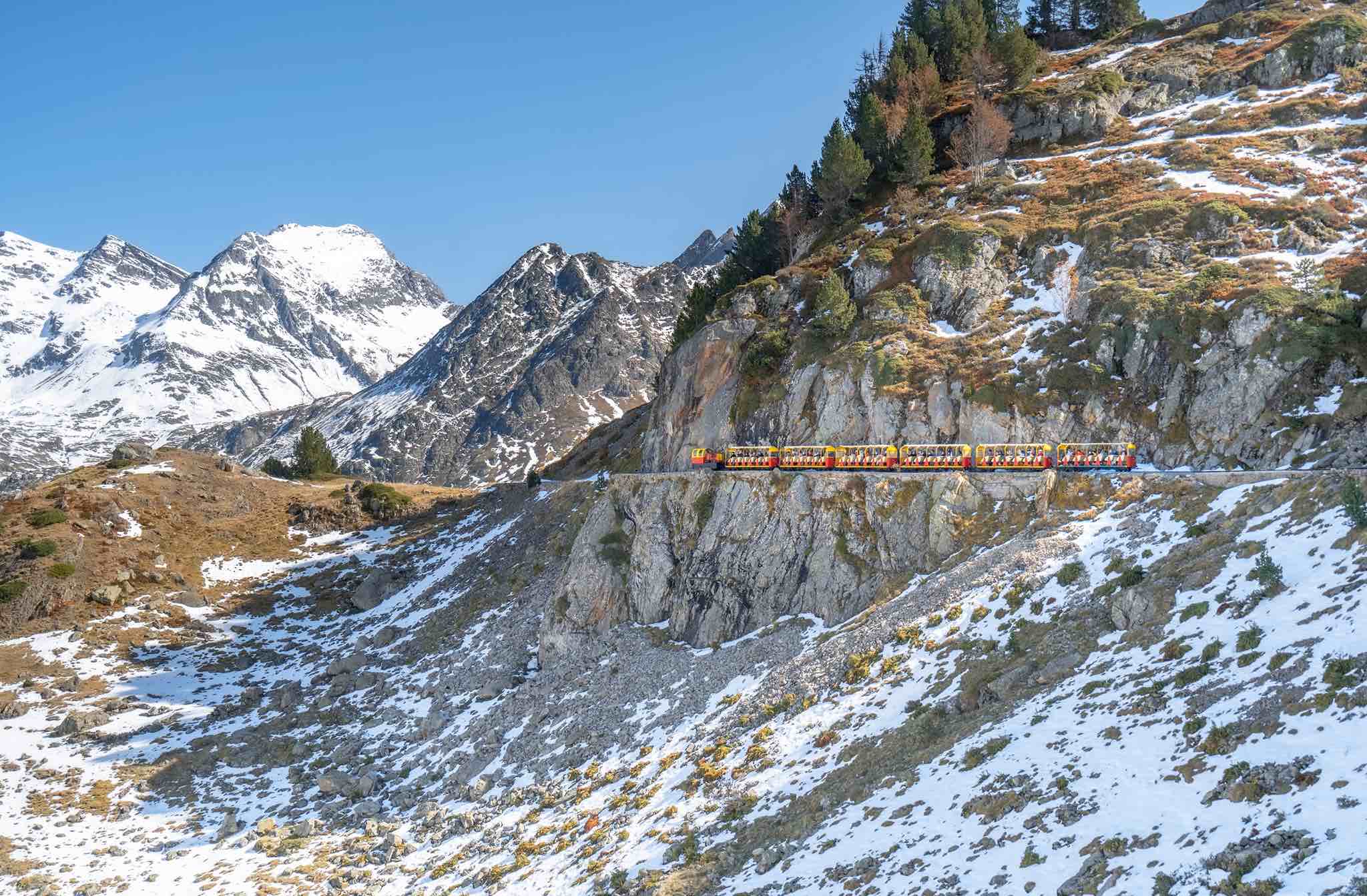 Un viaje inolvidable: el tren turístico más alto de los Pirineos se pone en marcha