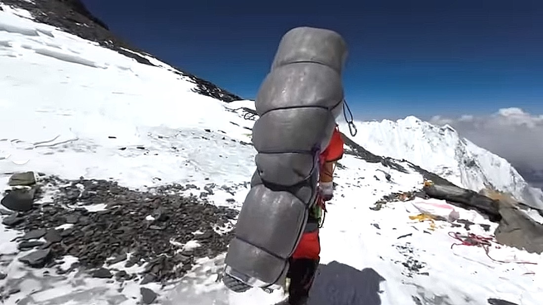 Vídeo: Hazaña de un sherpa que salva a un alpinista de la muerte en el Mt. Everest