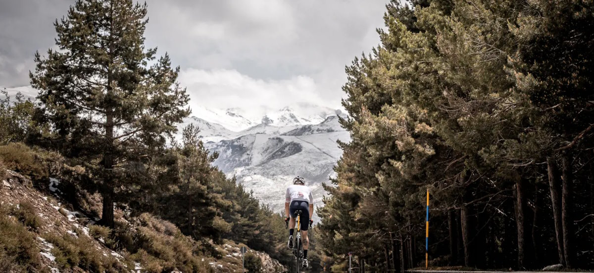 Medio millar de ciclistas participaron en la espectacular Sierra Nevada Límite Gran Fondo