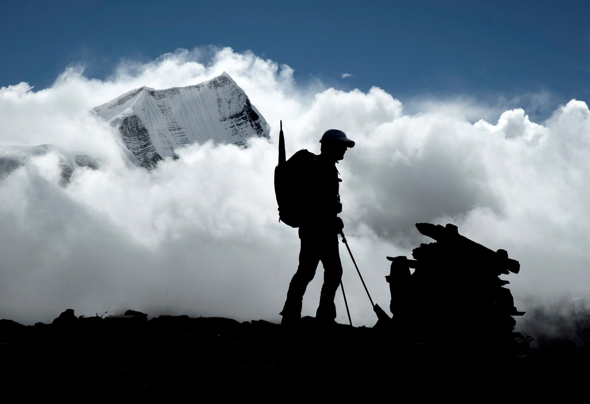 A los 84 años, Soria abandona el Himalaya porque se le cae un sherpa encima