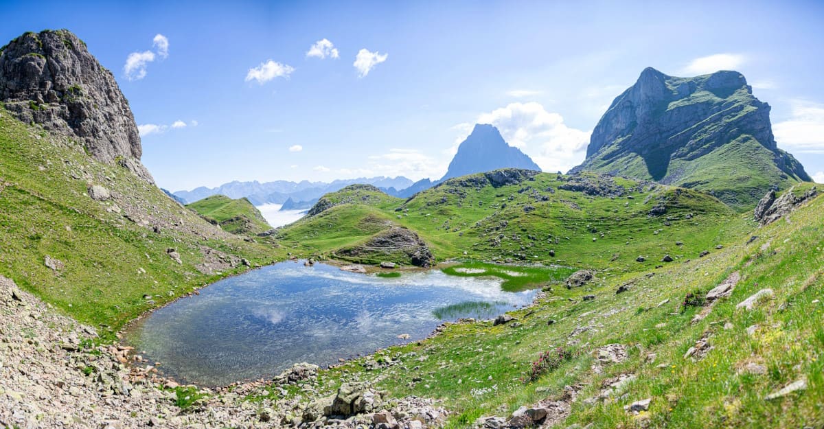Los ibones o lagos de montaña  son algo emblemático del entorno de Astún 