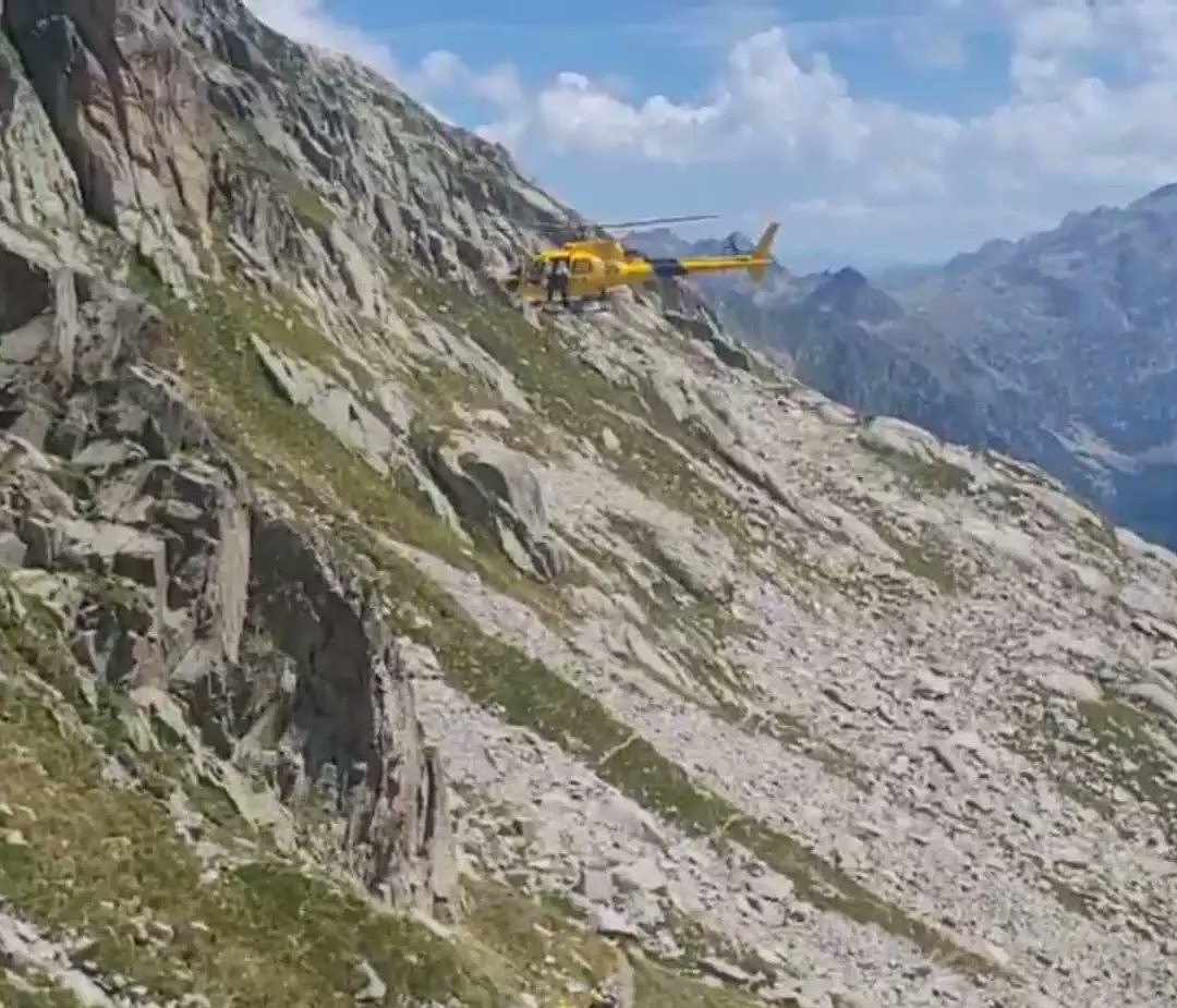 Muere un excursionista tras caer al vacío en la Val d'Aran