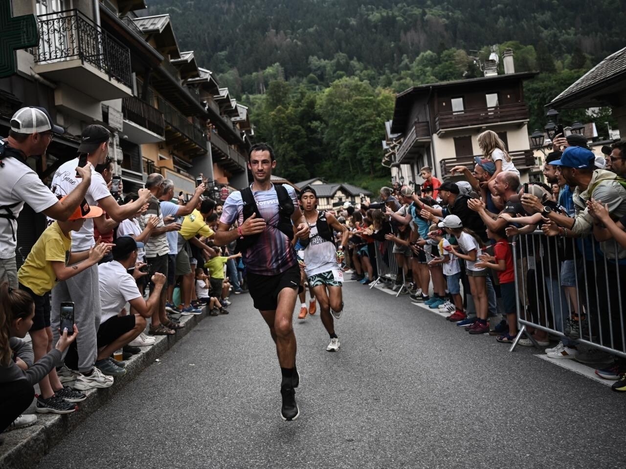 Kilian Jornet deja en suspenso su sueño de la UTMB por una lesión