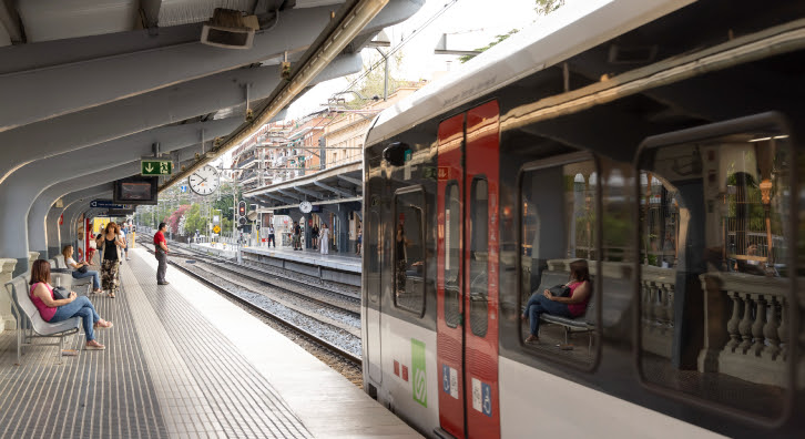 Ferrocarrils y la AMTU firman un acuerdo para promover el uso del transporte público y una movilidad sostenible