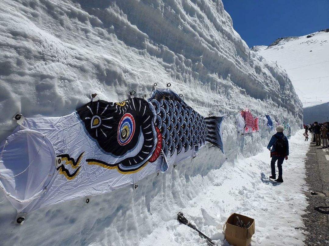 Abierta la ruta alpina japonesa Tateyama Kurobe con paredes de 14 metros de nieve