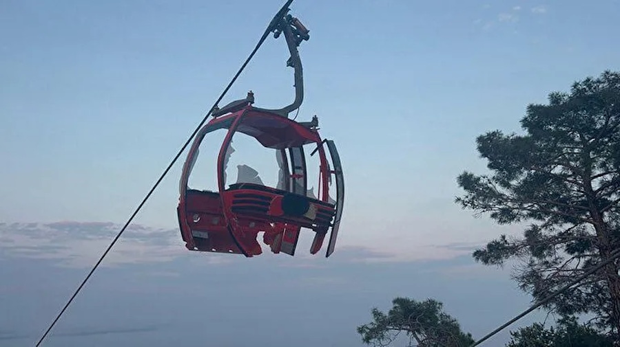 Un muerto, siete heridos y 184 personas colgando en el aire en un telecabina en Turquia