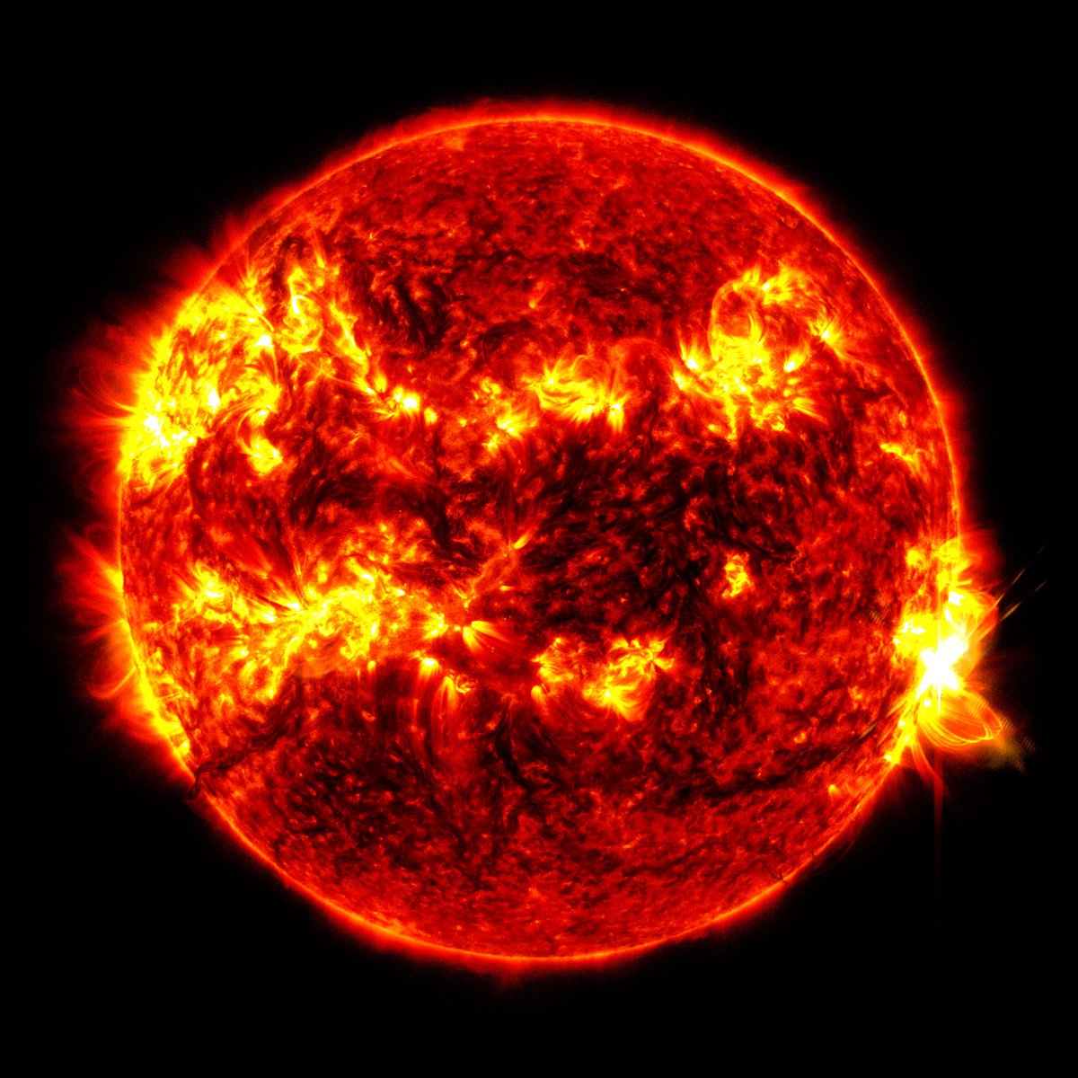 La NASA captura una enorme llamarada solar, la más grande en casi dos décadas 