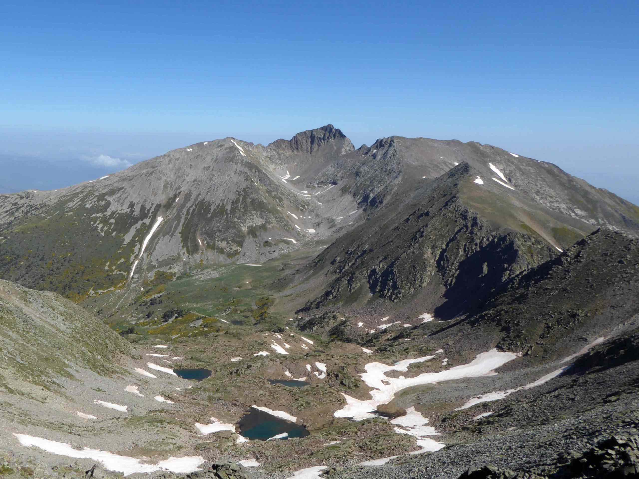 Evacuados cinco excursionistas con síntomas de hipotermia en el Canigó