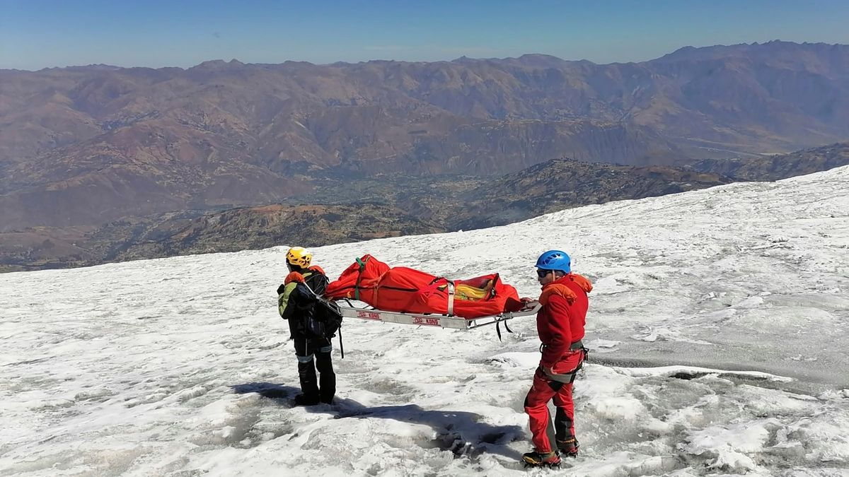 Encuentran en el hielo a un alpinista estadounidense momificado desaparecido hace 22 años