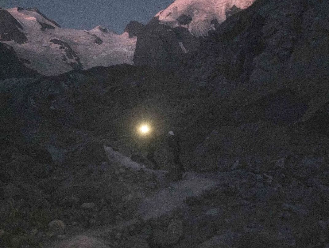 Kilian Jornet se lanza a conquistar los 4.000 de los Alpes corriendo, escalando y en bici