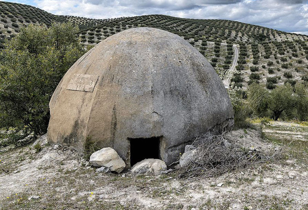 Las chozas de Albendín, guardianes de hormigón en la campiña cordobesa