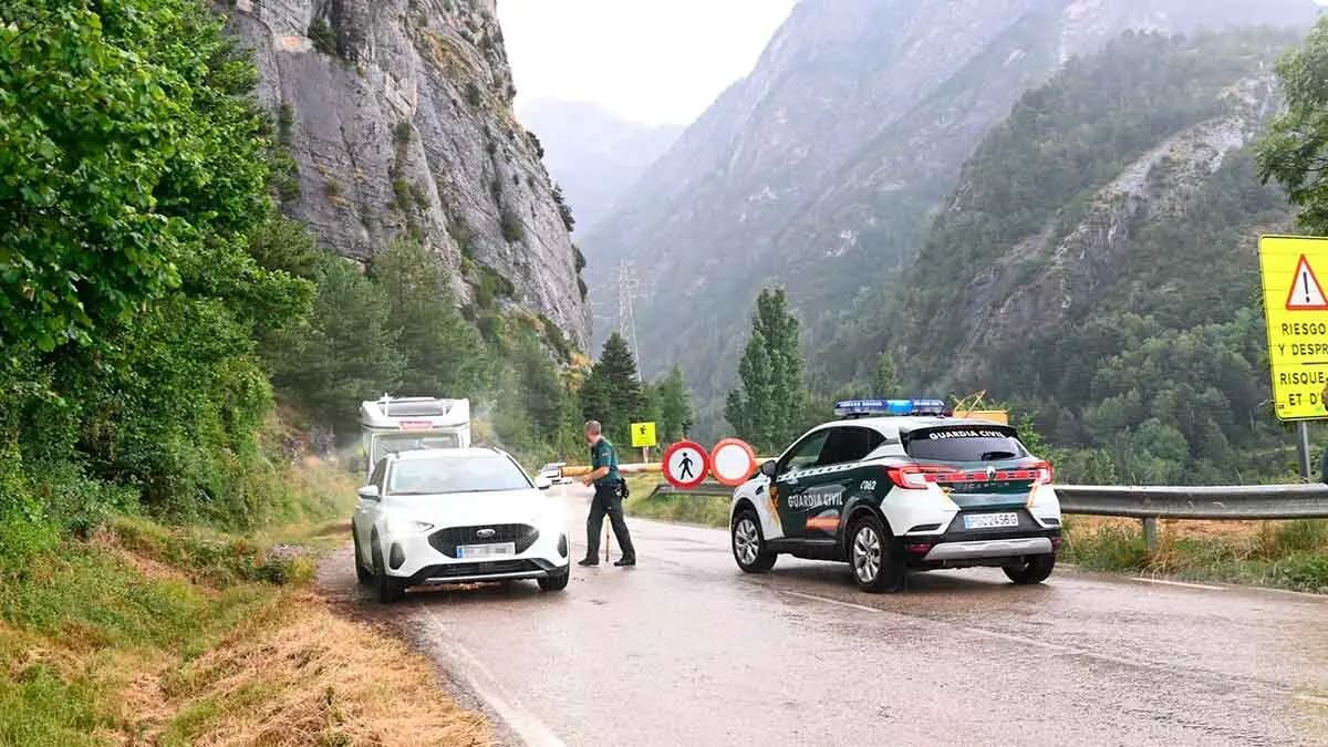 Reapertura total de la A-2606 al Balneario de Panticosa tras el cierre por siete desprendimientos