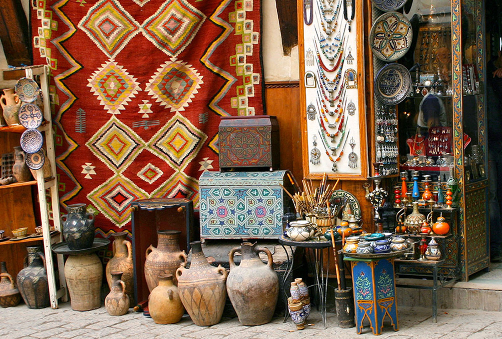 4-marrakech-tienda-artesania-visit-morocco-com.jpg 