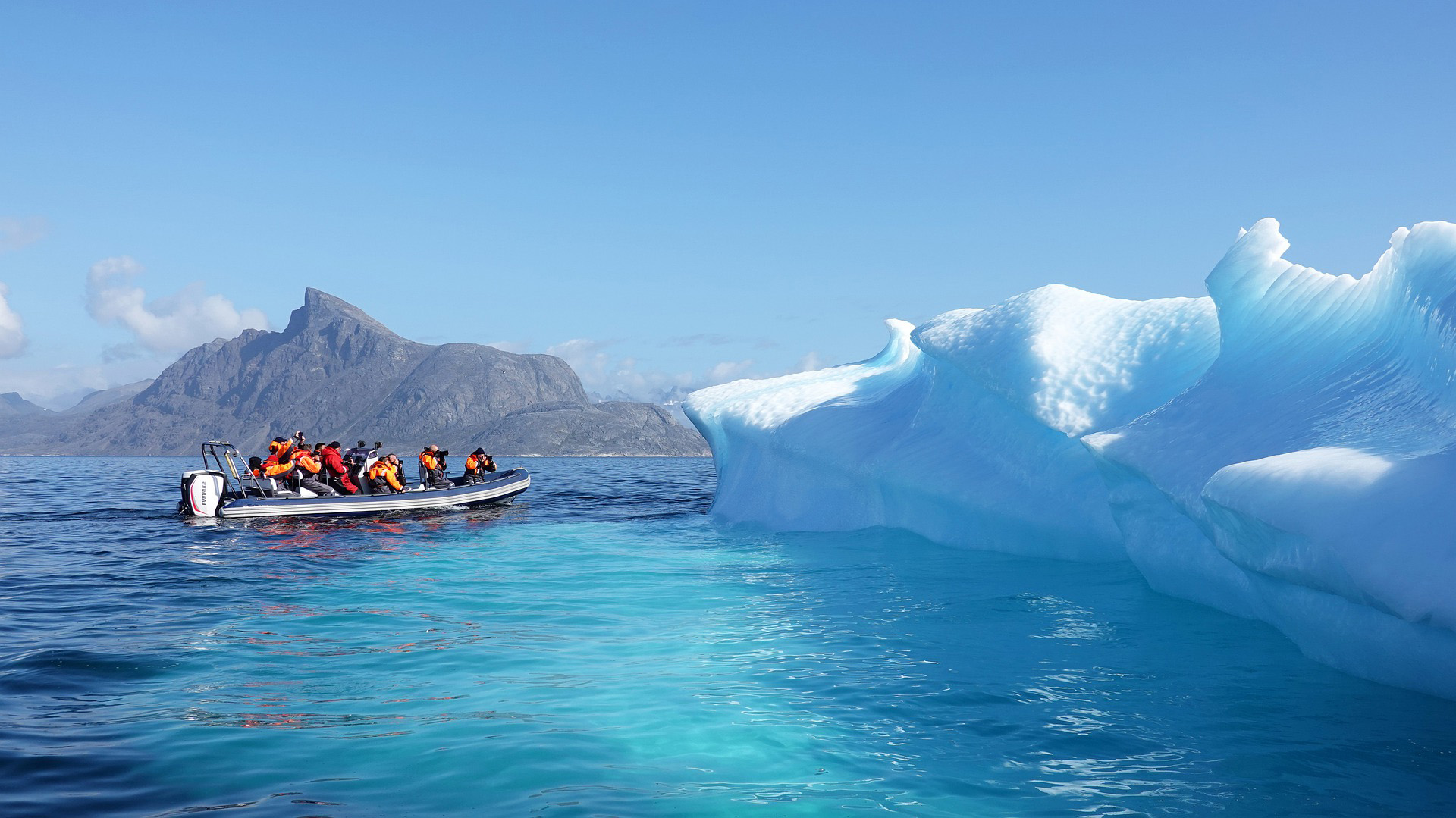 9-groenlandia-barco-iceberg-pixabay.jpg 
