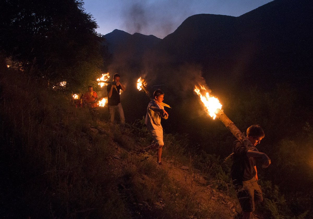 Descenso de fallas en València d'Àneu, en el Pallars Sobirà. (Foto: Oriol Riart - Patronato de Turismo de Lleida)