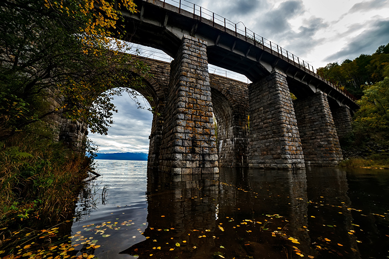 FOTO 7 PUENTE CON VÍA