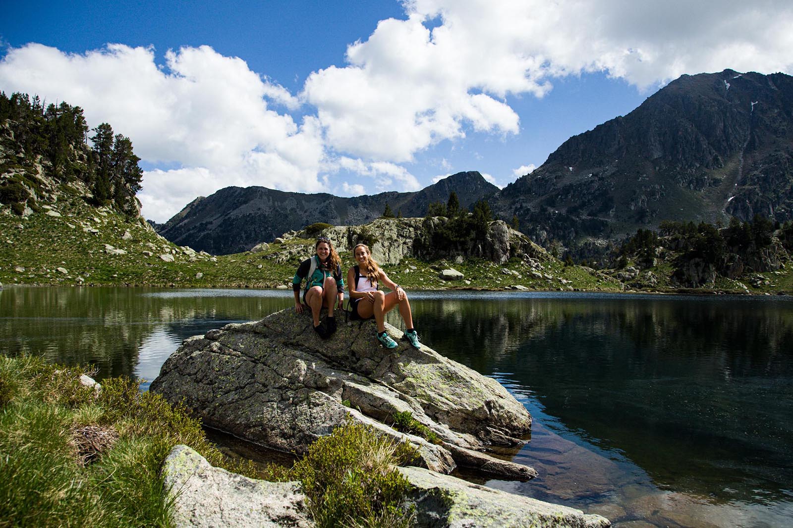 Ruta Colomers. Vall d’Aran. Júlia Miralles y Maria Serrahima. Fotografía: Lugares de Aventura. Autora: Júlia Miralles.