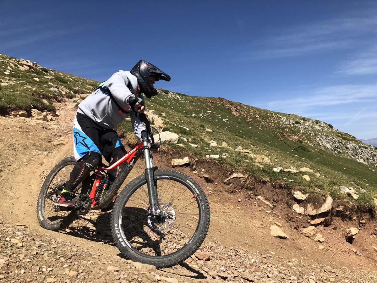 As es la experiencia en un bike park de descenso Lugares de