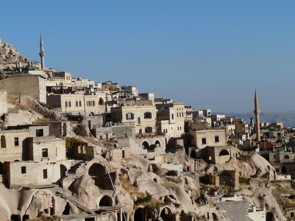 Minaretes-Uchisar-capadocia-turquía-pixabay-lugaresdeaventura.jpg