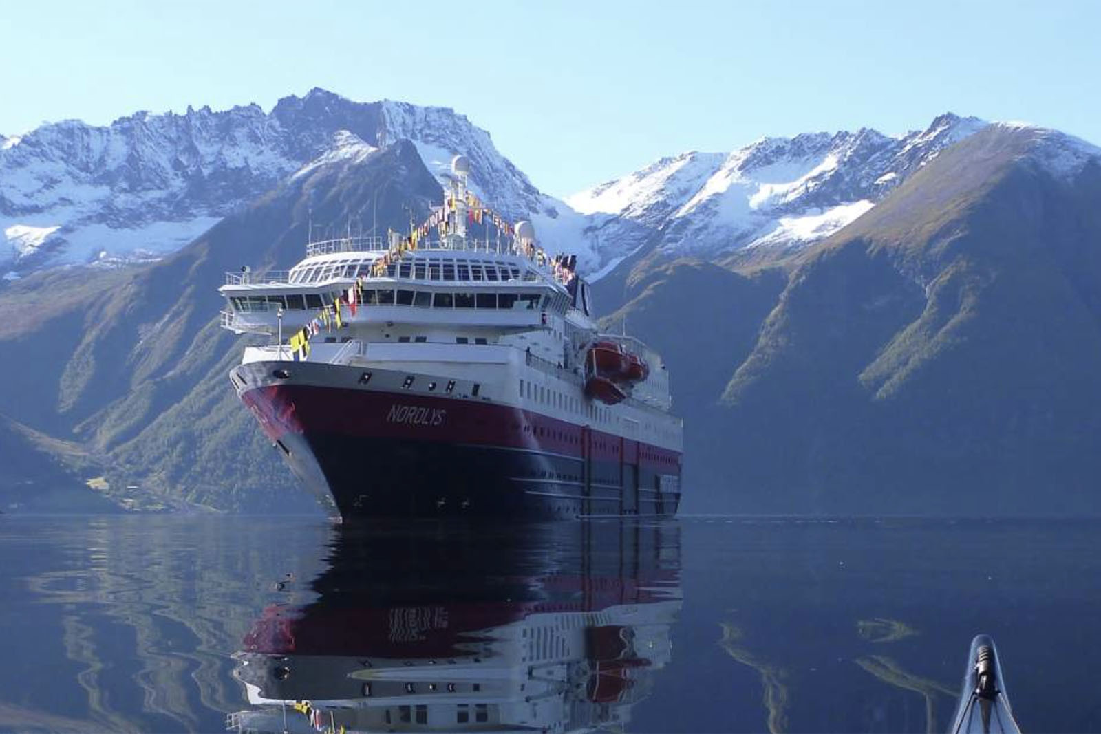 Trollfjorden-Barco de Hurtigruten.jpg 