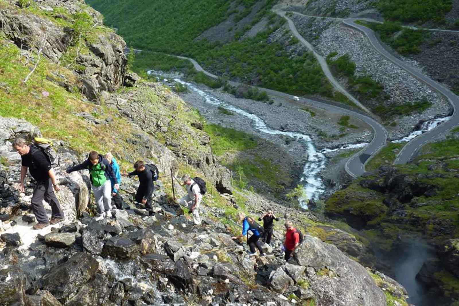 Trollstigen-2-visit-norway-lugares-de-aventura-.jpg