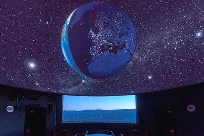 Imagen del planetario multimedia l'Ull del Montsec en el Astronómico.