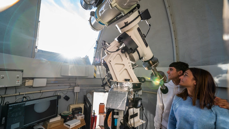 Uno de los telescopios del Parque Astronómico del Montsec desde donde podrá observarse el eclipse. – FGC