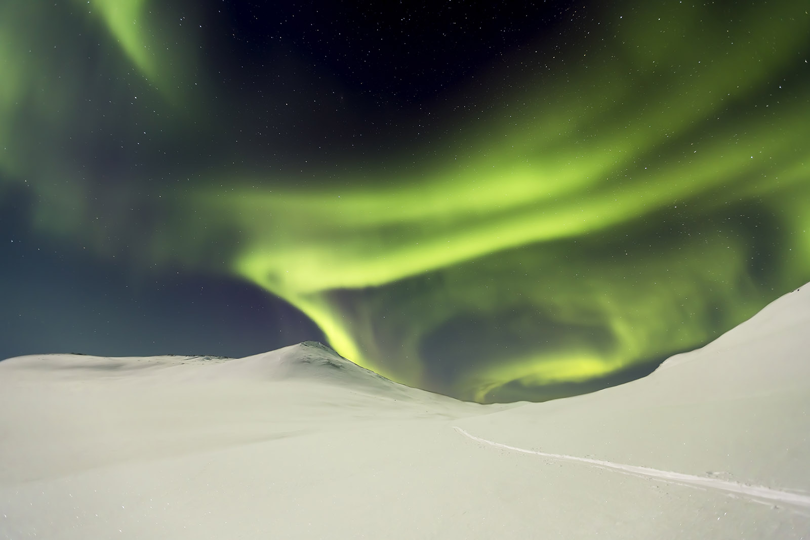 aurora-boreal-03-fotografia-Marlus-Thomenius-Vastavalo-visit-finland-lugares-de-aventura.jpg