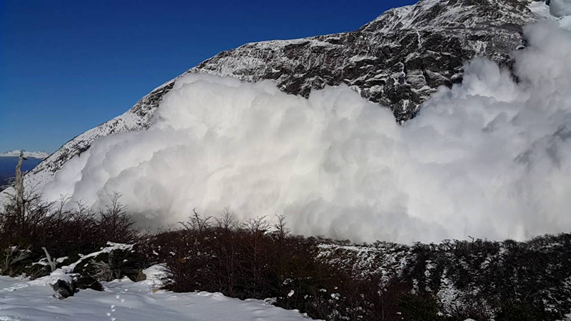 Avalancha gigantesca el año 2016 en Las Torres del Paine en Chile.