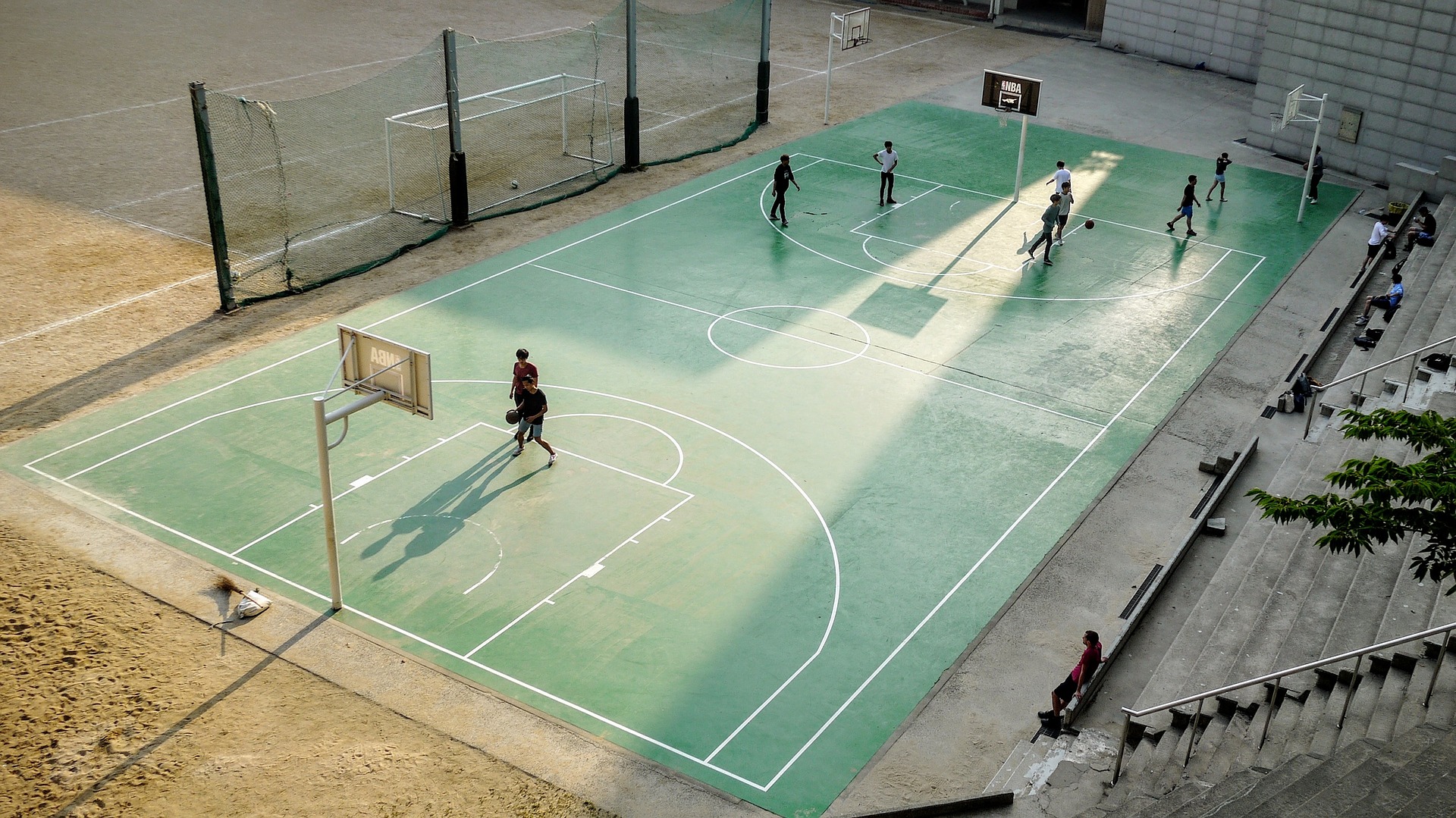 Pista de baloncesto.