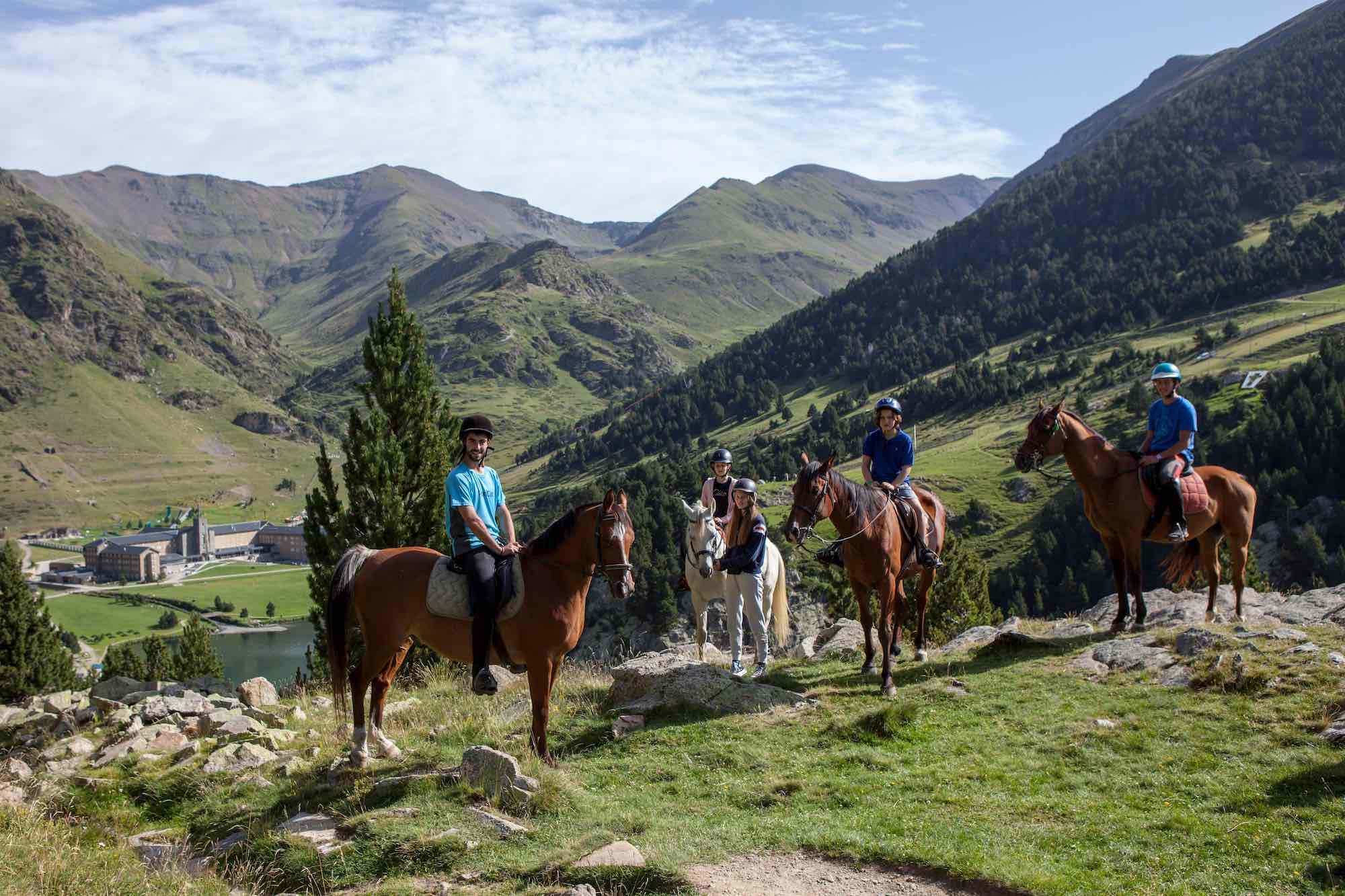 hipica-en-vall-de-nuria-lugaresdeaventura