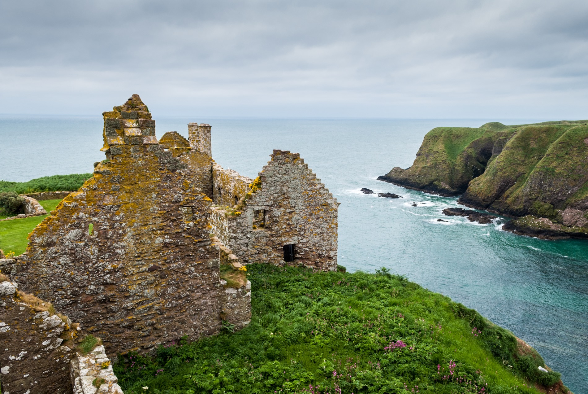 Ruinas Castillo Dunnottar. Shutterstock