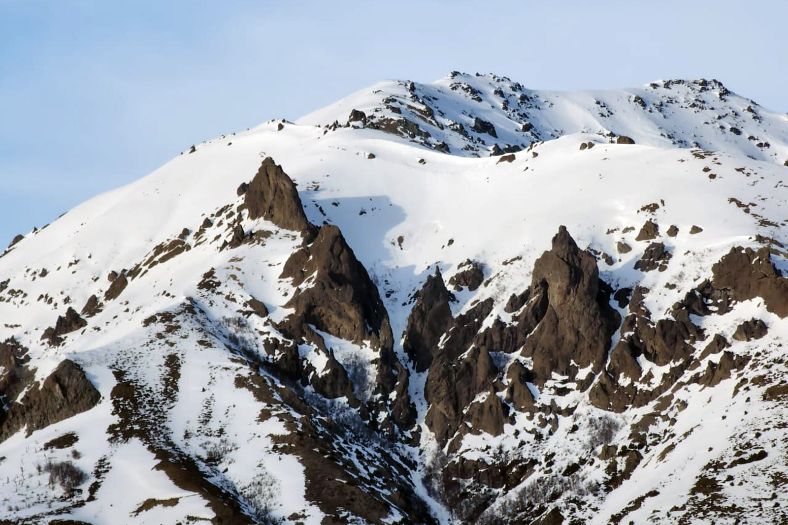 cerro-ventana-ahora-5-avalancha-cerro-ventana-bariloche-patagonia-lugares-de-aventura-lugares-de-nieve.jpg