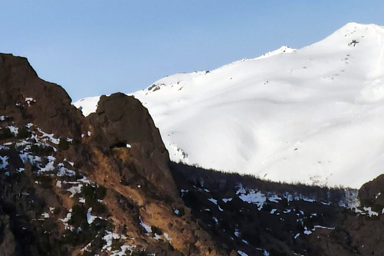 cerro-ventana-ahora-6-avalancha-cerro-ventana-bariloche-patagonia-lugares-de-aventura-lugares-de-nieve.jpg