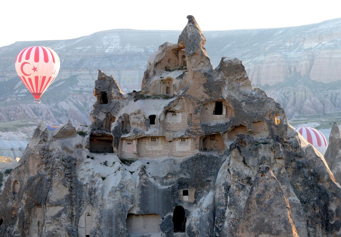 age chimeneas-de-las-hadas-capadocia-pixabay-foto-Denis-Doukhan-Pixabaya-lugares-de-aventura.jpg