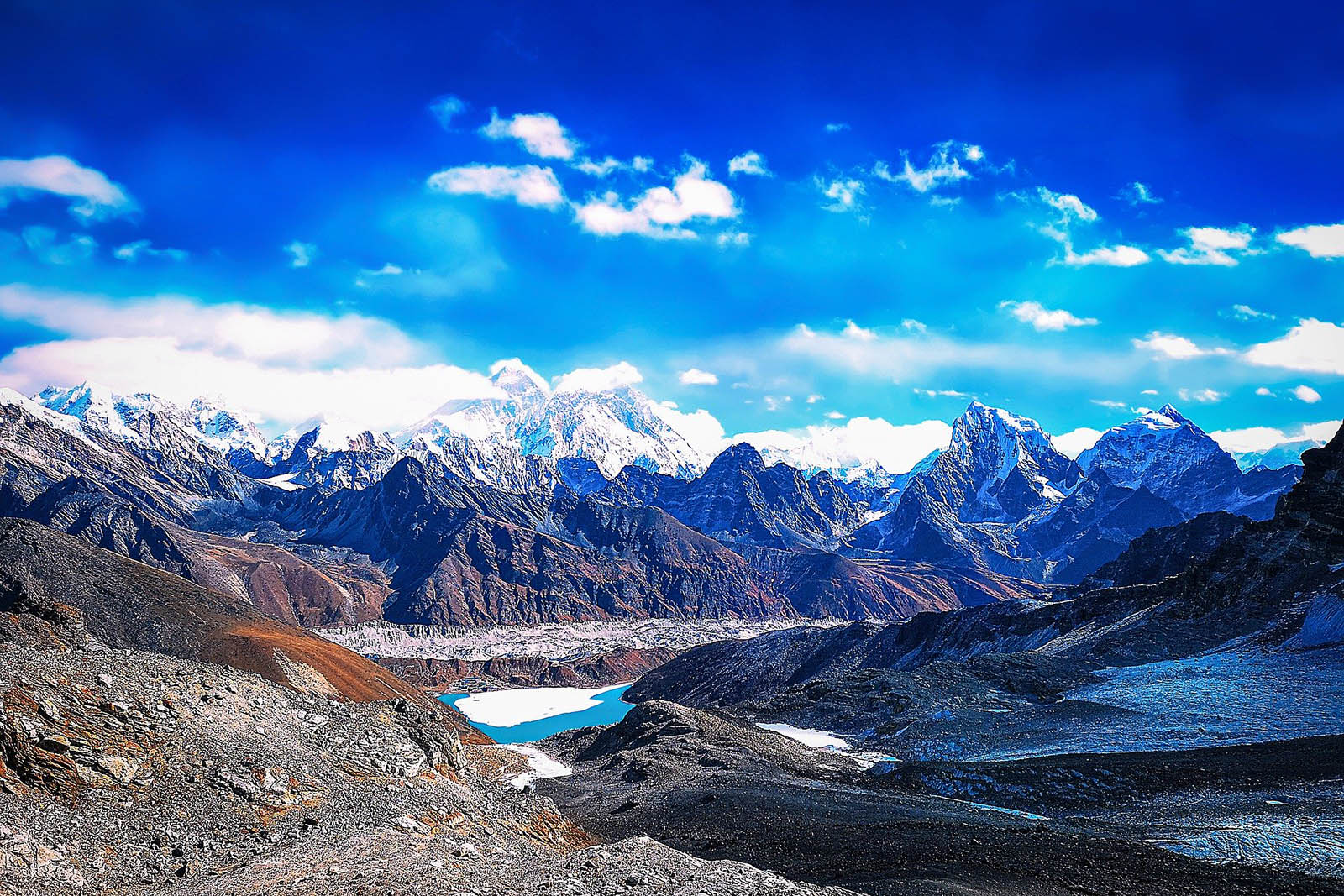 foto-10-los-sherpas-proponen-al-gobierno-nepalí-aprovechar-el-cierre-del-everest-para -limpiarlo-everestjpg.jpg