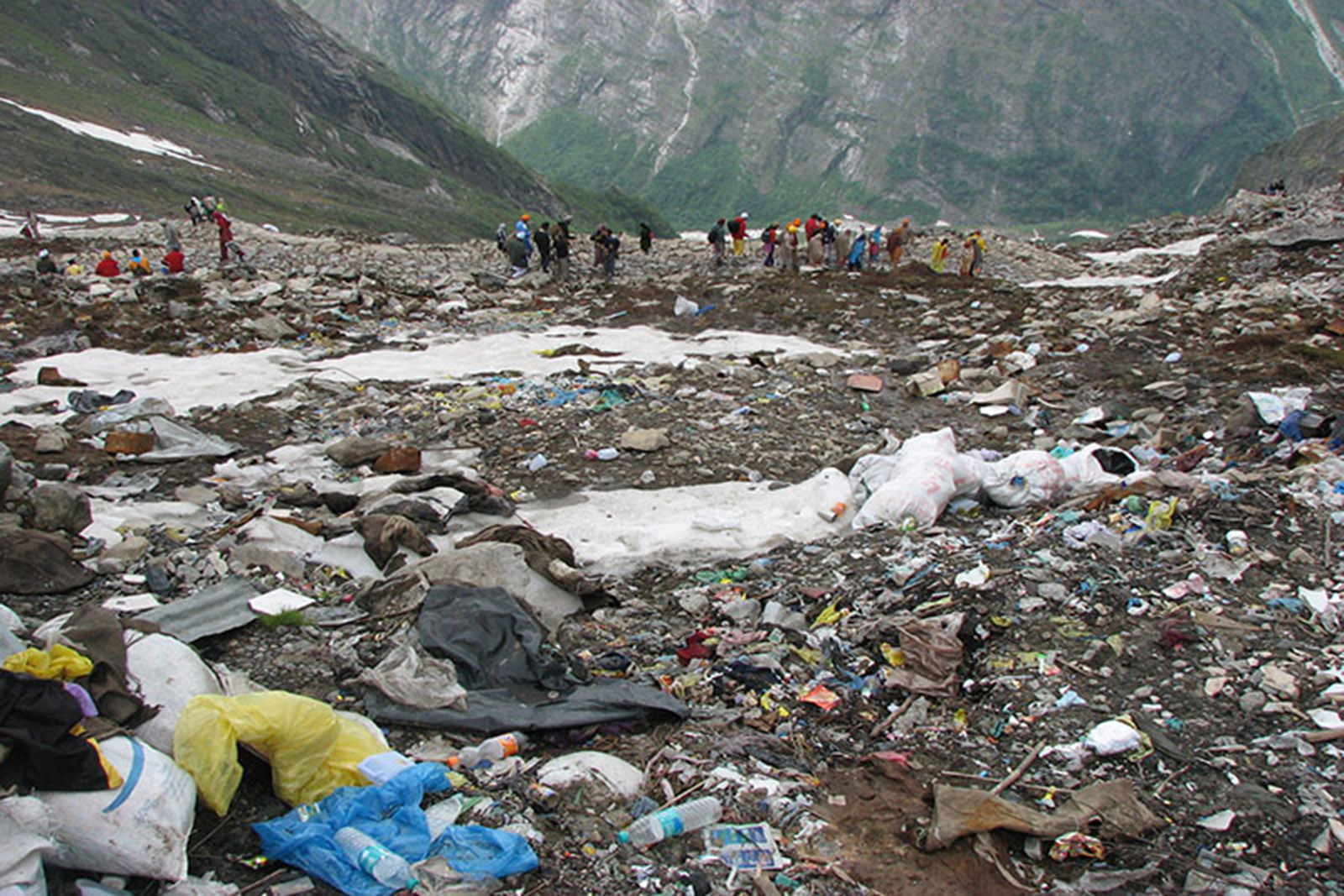foto-2-los-sherpas-proponen-al-gobierno-nepalí-aprovechar-el-cierre-del-everest-para -limpiarlo-everestjpg.jpg