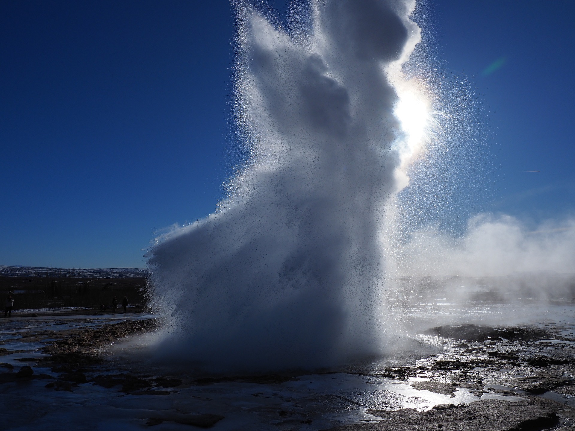 geyser-g6d7764f68_1920.jpg 